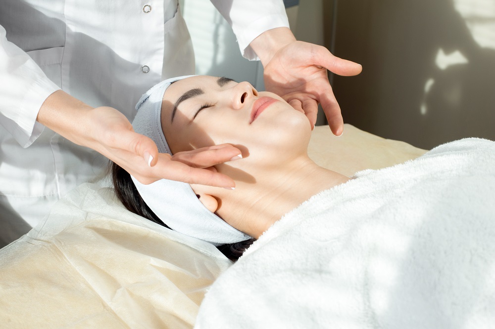 Lựa chọn Dịch Vụ Chăm Sóc Da Chuyên Sâu như thế nào?