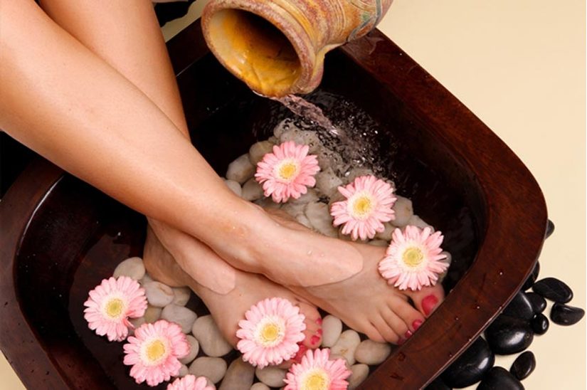 Vì sao Massage Chân Kết Hợp Ngâm Thảo Dược được yêu thích?